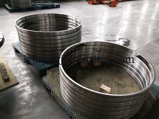 China Slewing bearing SD.716.20.00.B turntable ring 716x572x56mm without gear teeth supplier