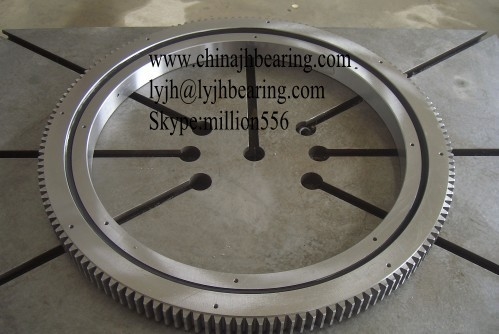 012.30.710 four point contact ball slewing bearing with external gear,812x608x80 mm supplier