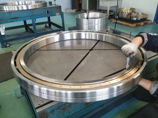 High Speed Working cylindrical  Roller Bearing Z-547075.01.ZL brass cage supplier