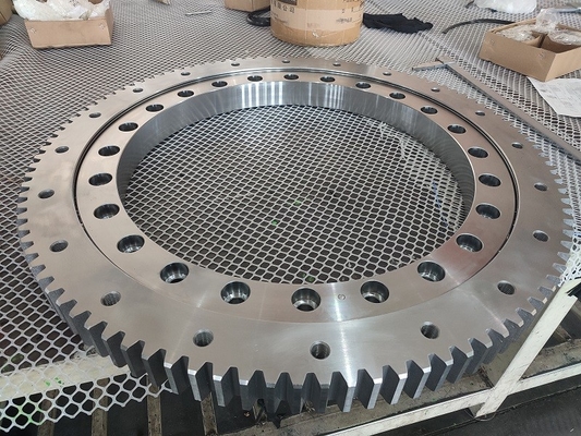 Turntable Ball Bearing MTE-730 With External Teeth 1062*730x82mm supplier