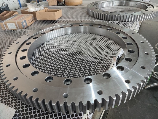 Turntable Ball Bearing MTE-730 With External Teeth 1062*730x82mm supplier