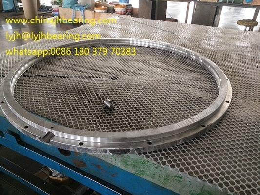 VSA200844 belongs Four point contact Slewing bearing  950.1X772XD56 mm in stocks supplier