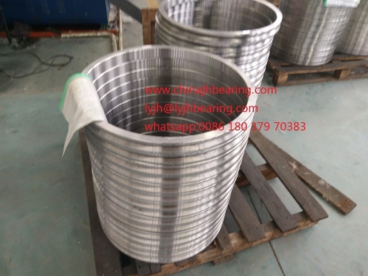 XR678052 crossed tapered roller bearing   for vertical grinding machines 330.2X457.2X63.5MM supplier