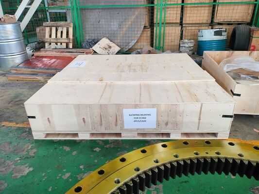 Special Swivel Ball Bearing With Teeth For EC460 Excavator Slewing Bearings supplier