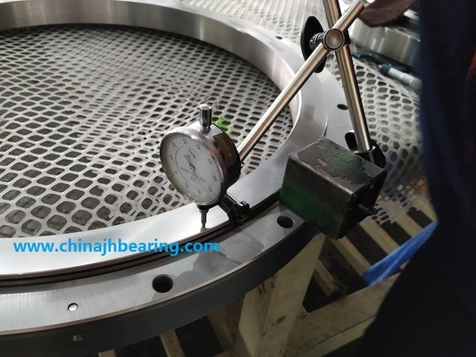 142DBS101Y four point contact ball Slewing bearing 1750x1424x120mm with internal gear supplier