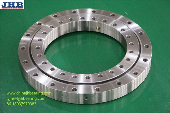 XU300515 Crossed roller slewing bearing no gear 646x384x86 mm supplier