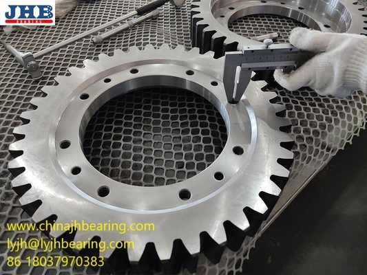 Big pinion matched slewing bearing 420*230*77mm 40pcs teeth supplier